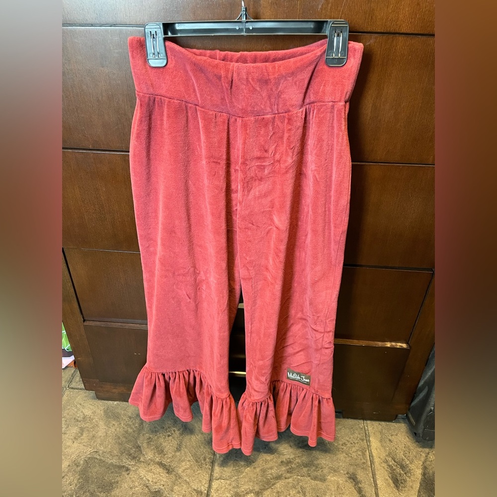 Super soft material Matilda Jane ruffle capri pants
